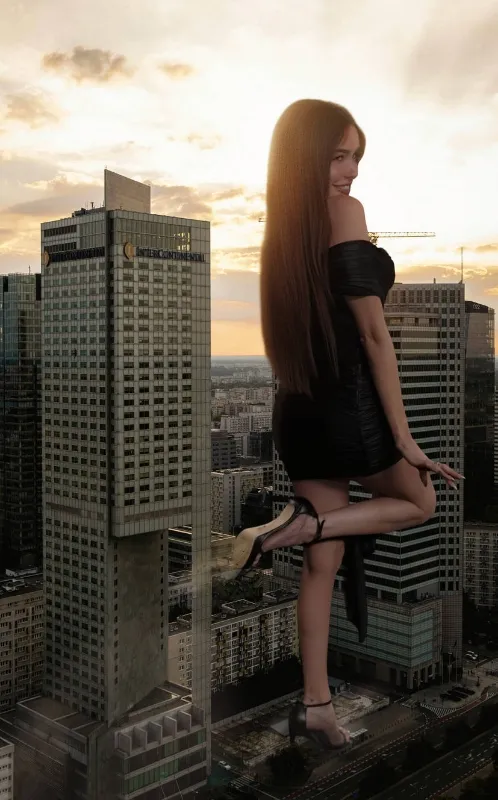 Giantess Madison Beer