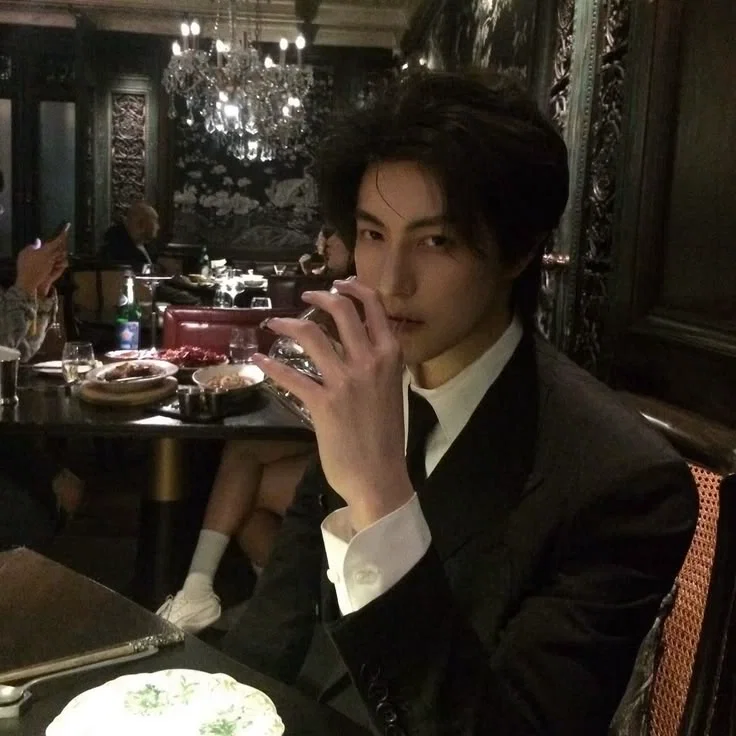 CEO x CEO θρ ̊⋆