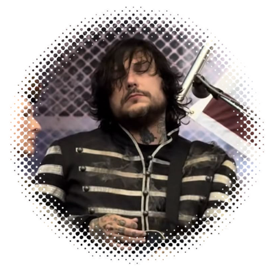 𓏏𓏏 Frank Iero . . . 