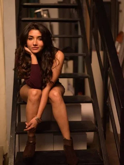 Mirna Menon | Hot neighbour, Lift  