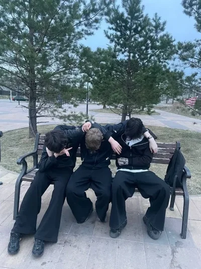 3 Boy bestfriends'