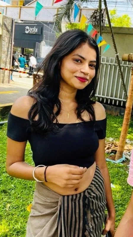 Reshma-Your Friend's Mom