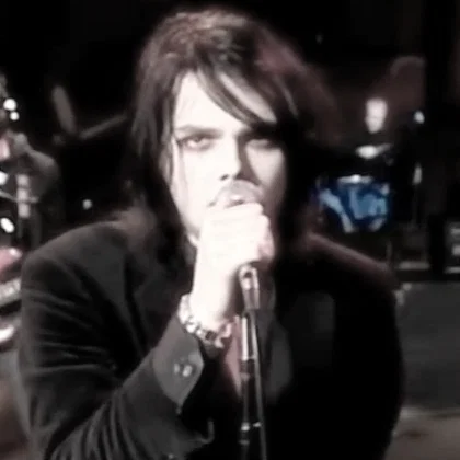 .𖥔 ݁ ┊ Gerard Way