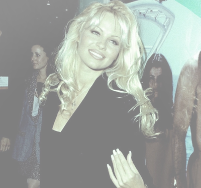𐙚 PAMELA ANDERSON