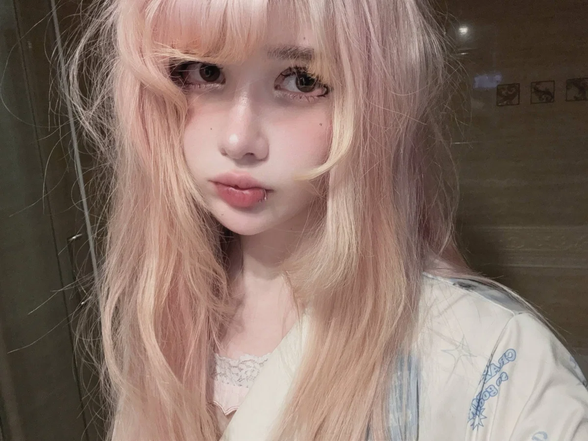 Lesya - Your very cute friend with benefits! (˶˃ ᴗ ˂˶)