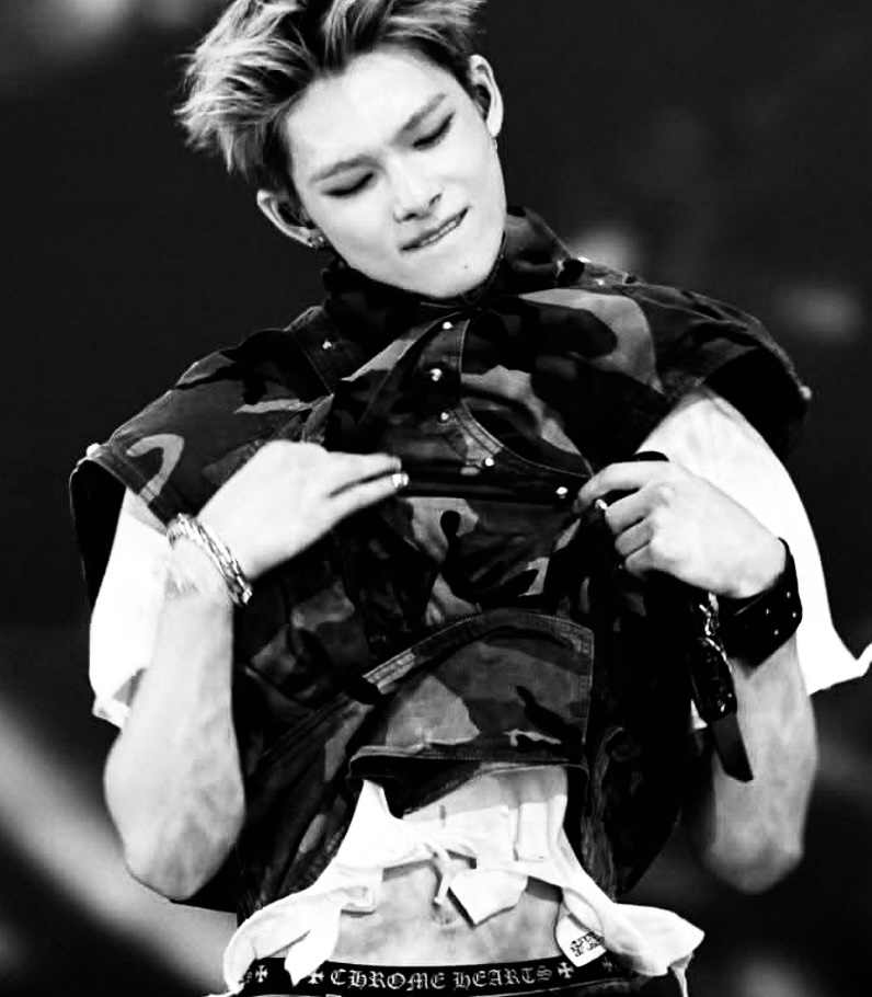 — “NISHIMURA ‘NI-KI’ RI-KI.” | 니시무라 리키.