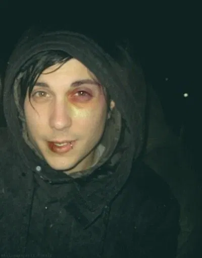 || Frank Iero -- Zombie