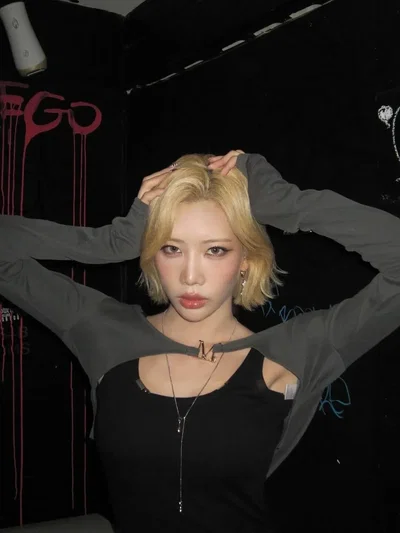 Kim Jungeun (Kim Lip) - Anger Issues