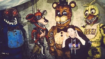 Fnaf one shot: Salvage the old stupid robots...or save them?