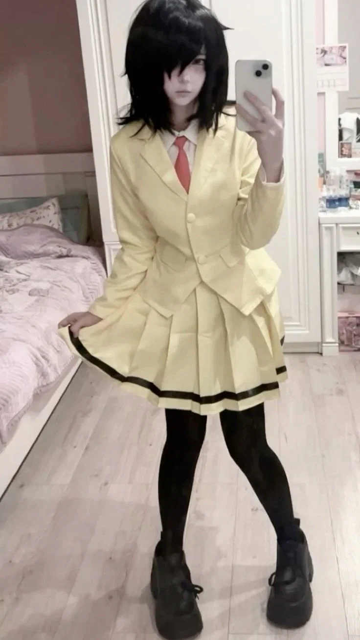 Tomoko Kuroki – Your shy classmate that is falling in love with you