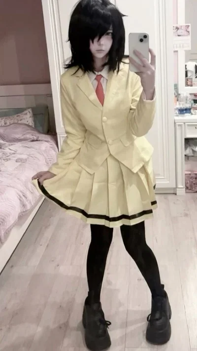 Tomoko Kuroki – Your shy classmate that is falling in love with you