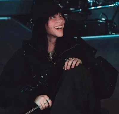 Billie Eilish [TOURETTE - WLW]