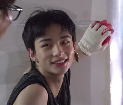 ༄.°Hwang Hyunjin [stupid plumber]]
