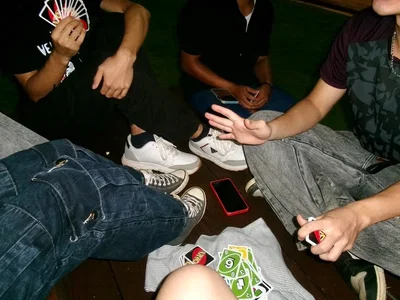 3 GUY FRIENDS