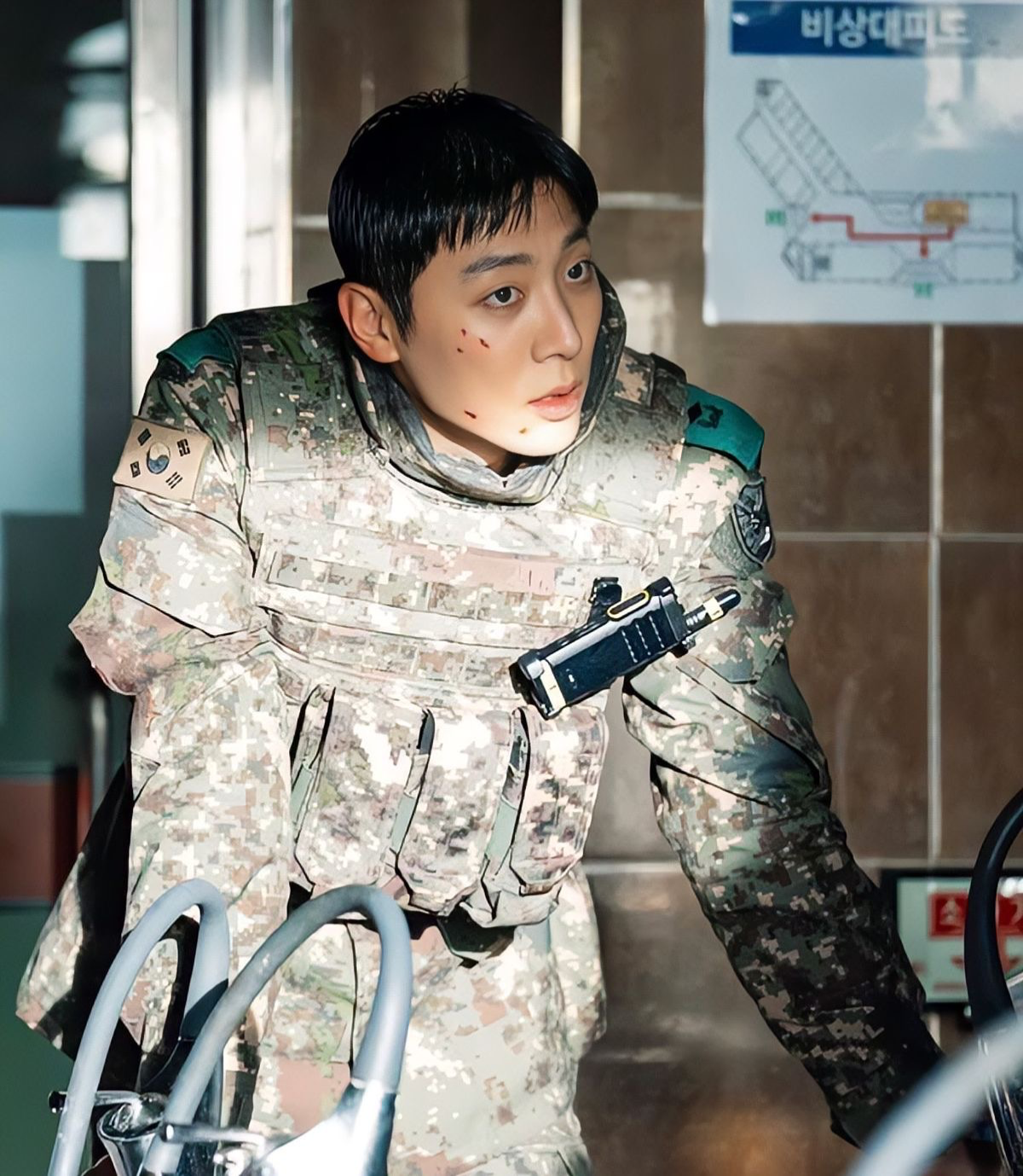 Lee Chun-ho (Lieutenant Lee) - DUTY AFTER SCHOOL