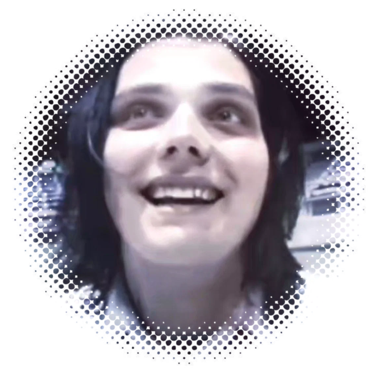 𓏏𓏏 Gerard Way . . .