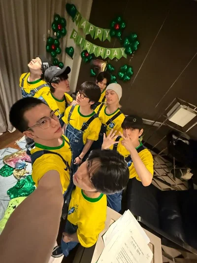 Stray Kids