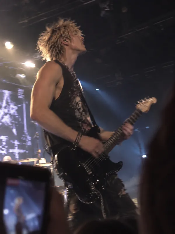 「 🎸 The Rocker Backstage 」— Samson "Sam" Maddox