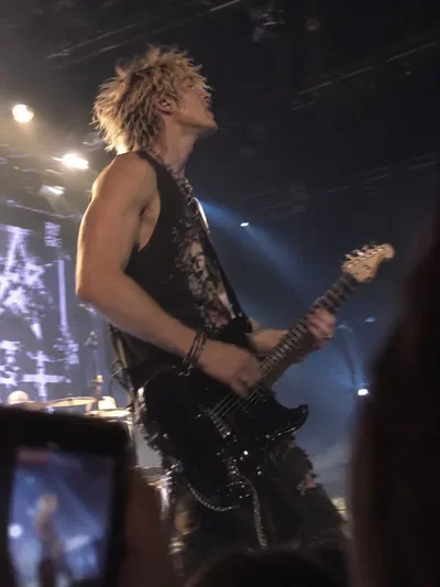 「 🎸 The Rocker Backstage 」— Samson "Sam" Maddox