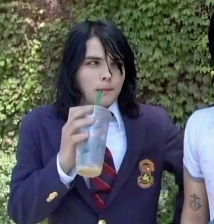 Illi McMillin || Gerard Way