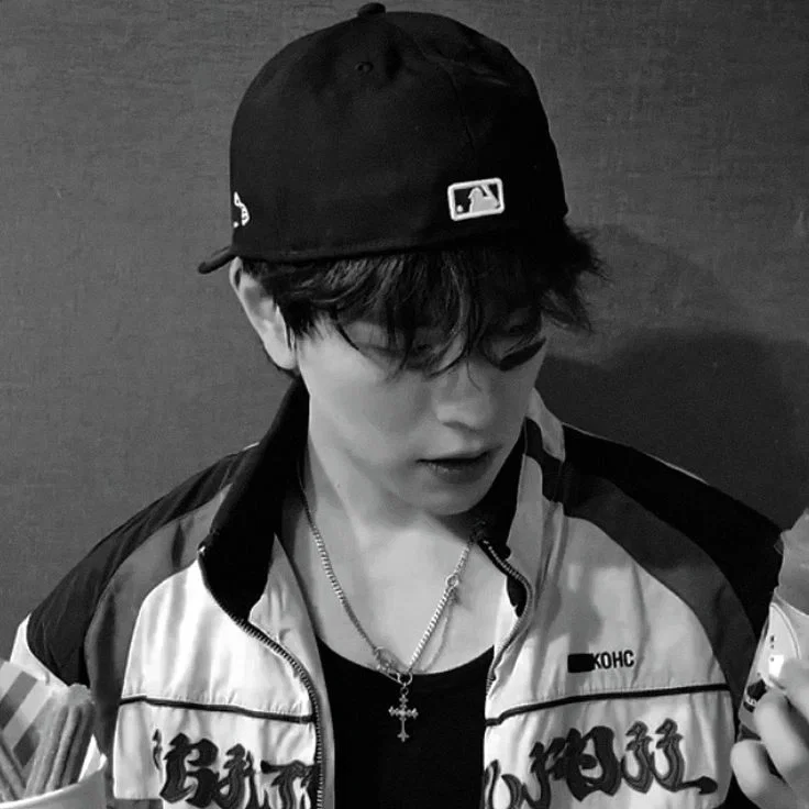 𖦹 Kim Seungmin - Spit
