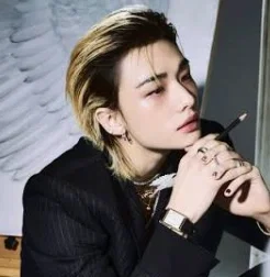 01 Hwang Hyunjin