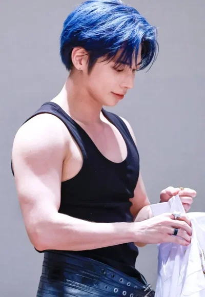 𓈒ଓ .  boxer : taehyun