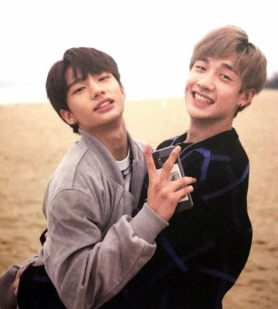 Hyunchan θρ⋆+ ̊