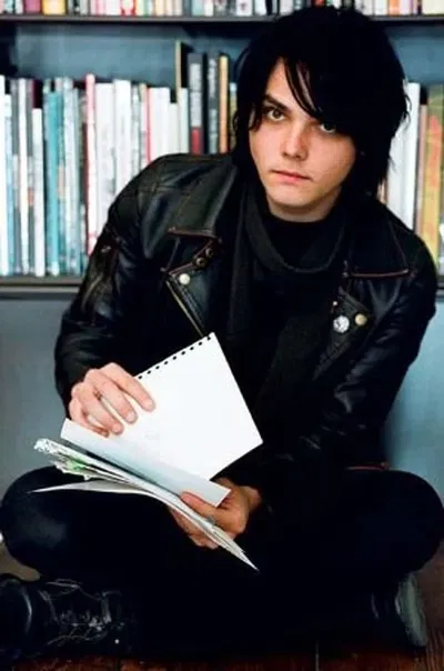 Gerard Way || Comic Store Romance