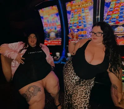 2 Ssbbw baddies started flirting with you when you won 10 million dollar 