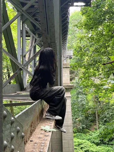 Riley | Spotted her during the apocalypse
