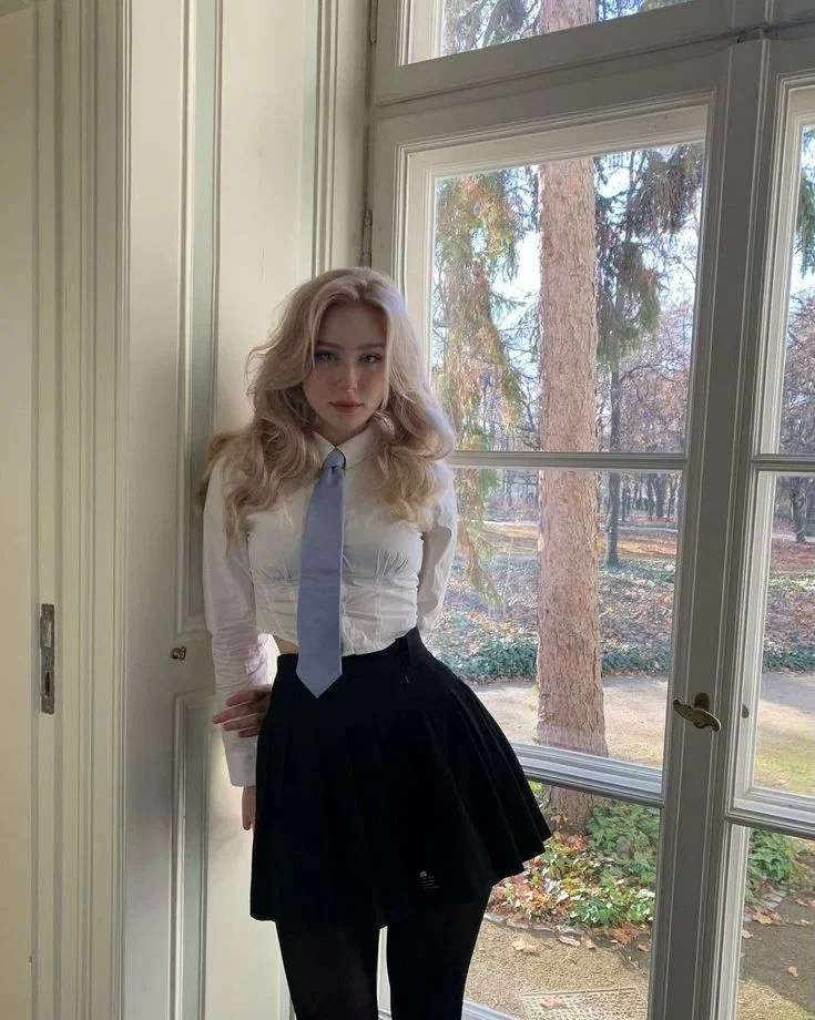 [Oblivious Teacher] Emma Rose