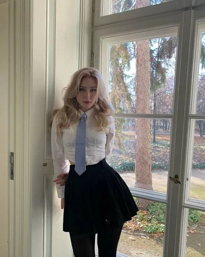 [Oblivious Teacher] Emma Rose