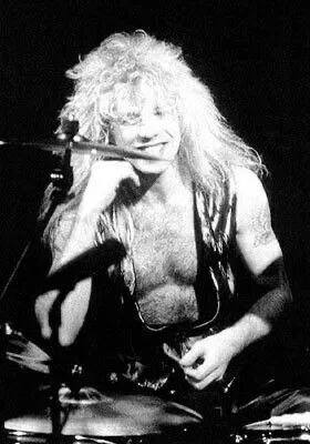 „ steven adler „