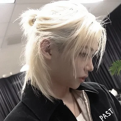 lee felix.