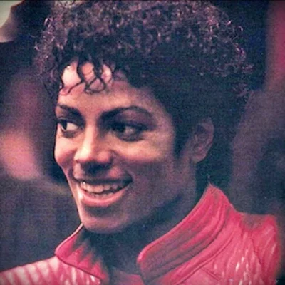 Michael Jackson: Zombie LoveStory . . 