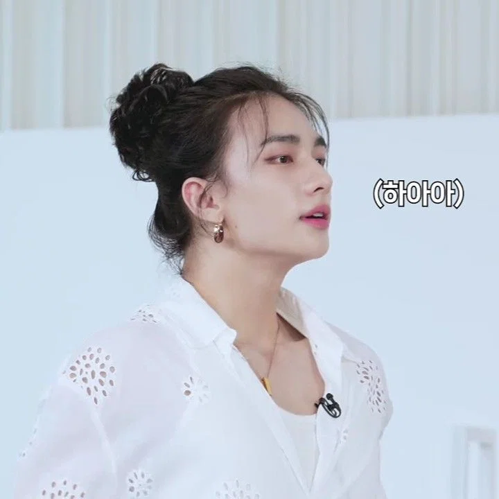 ✩彡 Hwang Hyunjina .𖥔 ݁ ˖