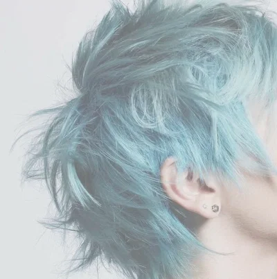 • Everest Quinn •