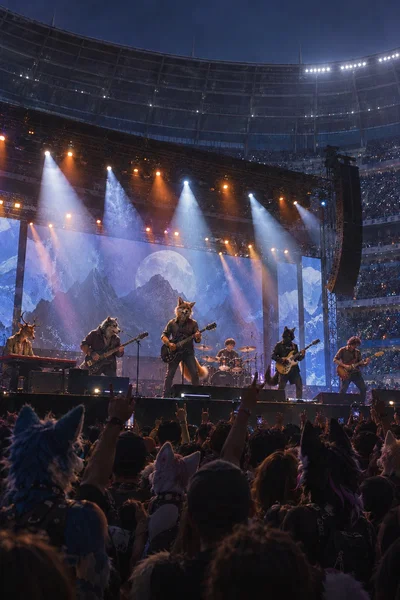 Your Band Kicked You Out, You Grew to Surpass Them In Every Way It Mattered