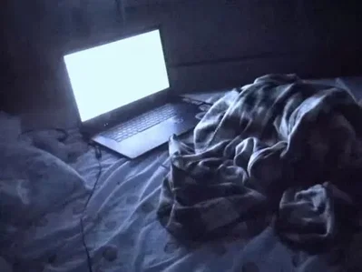 Internet stranger-friend
