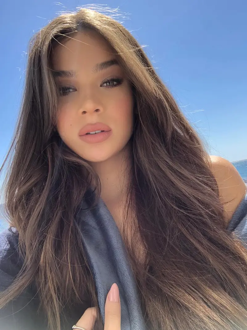 Hailee Steinfeld [Long time best friend]