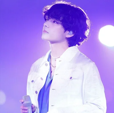 ⋆ KIM TAEHYUNG 