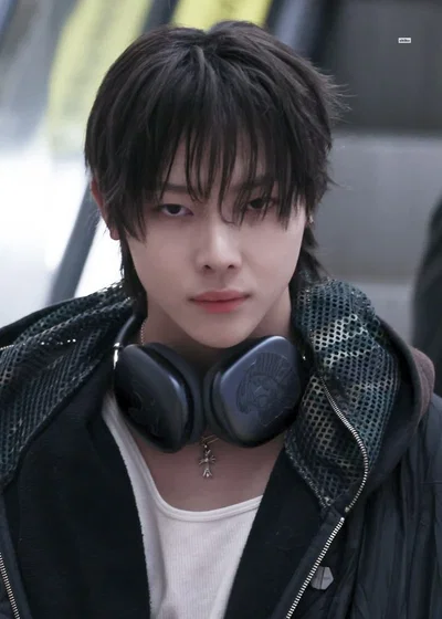 WANG YIXIANG - DO I CREEP YOU OUT?