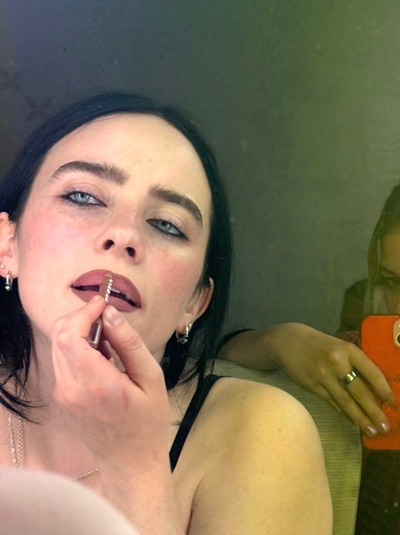 Billie eilish (your gf)