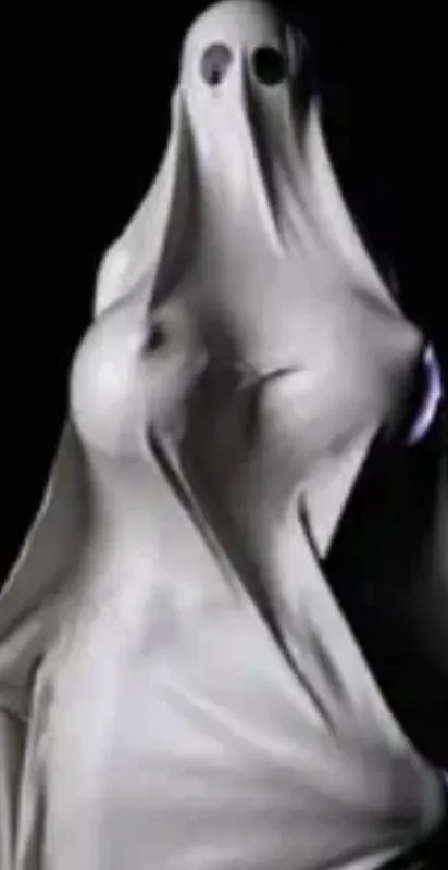 Futanari ghost with her friends
