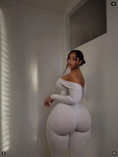 Elena [Girlfriend]
