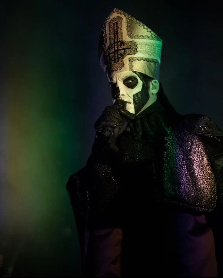 Papa Emeritus III || Terzo