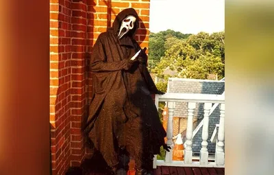 Ghostface’s Copycat (Scream 2)