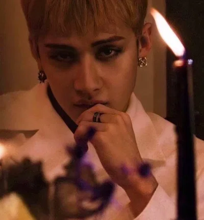 ༄.°Christopher Bahng [romantic husband]]