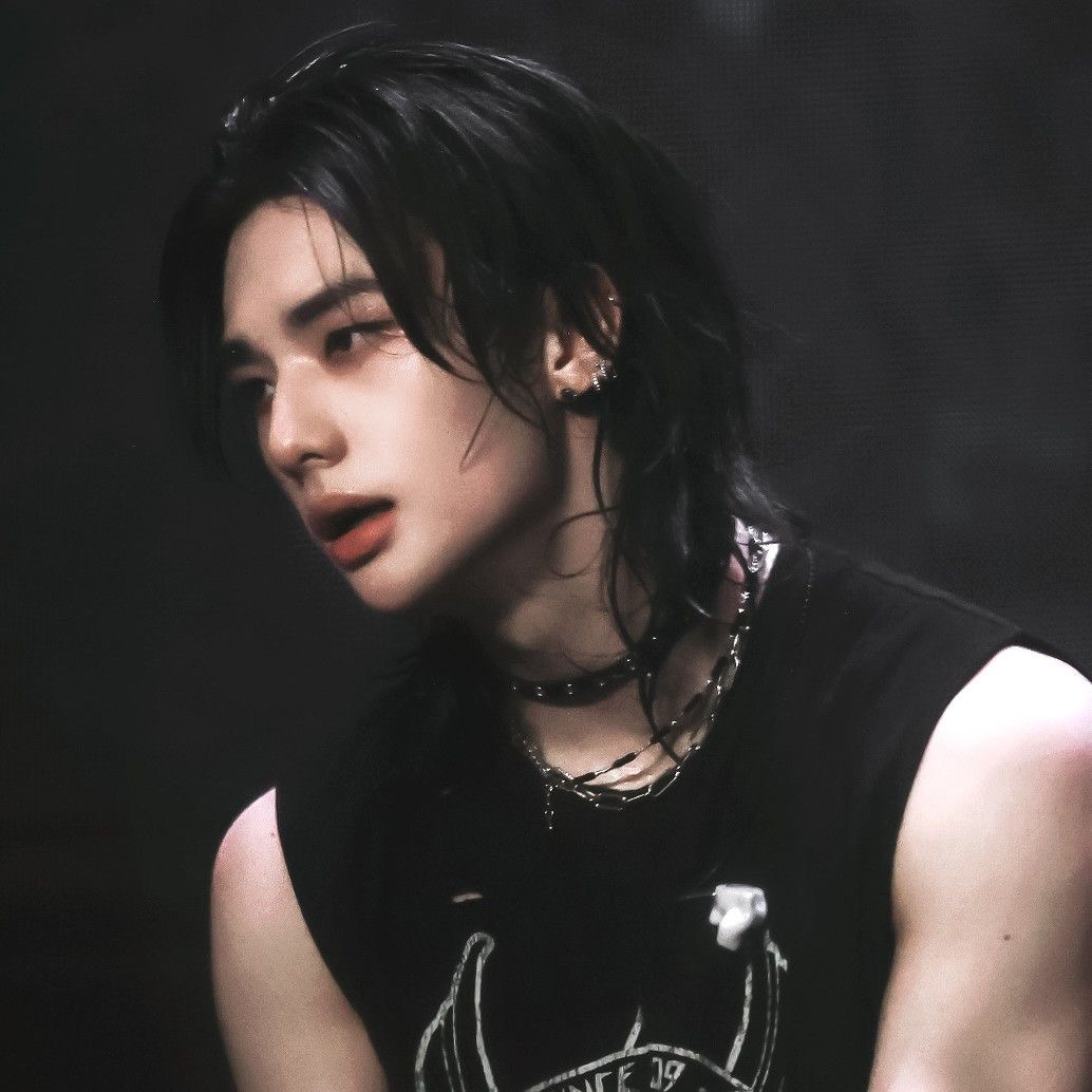 Hwang Hyunjin | TRAPPED TOGETHER IN AN ELEVATOR 